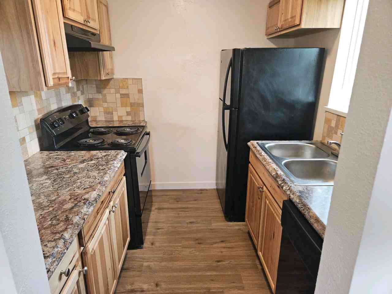 SLICK ROCK APARTMENTS - Photo 7 of 9