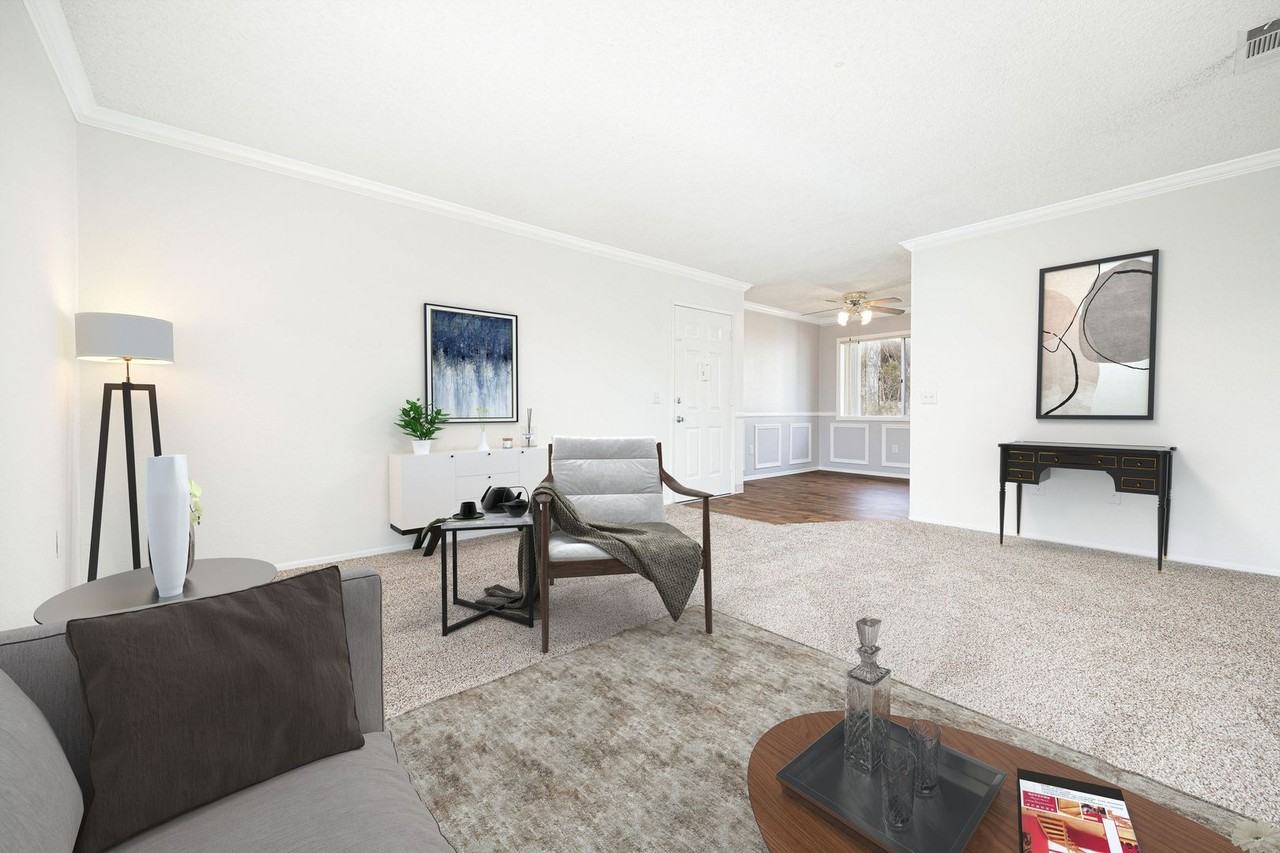Villa Del Sol Apartment Homes - Photo 2 of 11