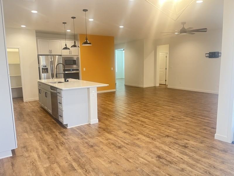 7618 Emerald Green Ave - Photo 3 of 10