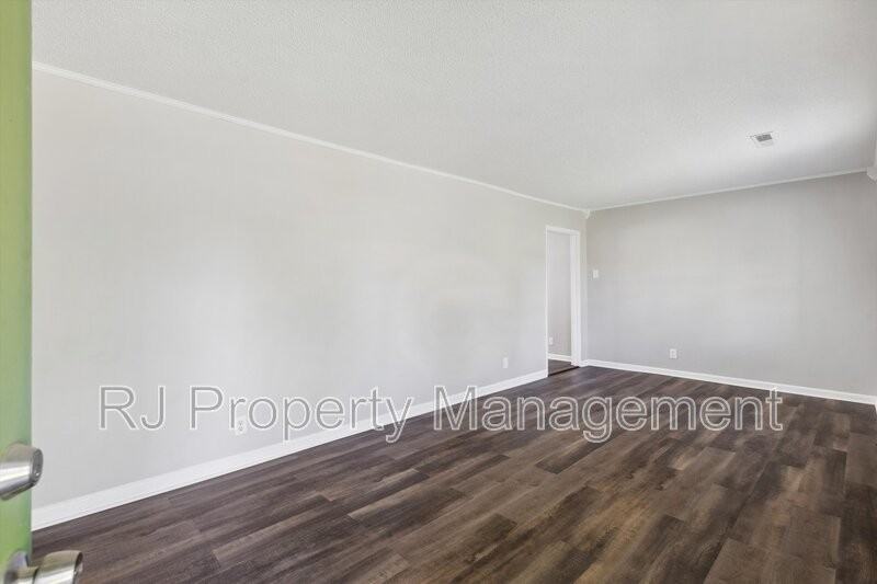 3308 Norton Rd - Photo 3 of 25