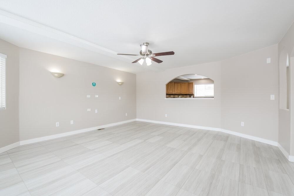 6504 E Asbury Ave - Photo 4 of 17
