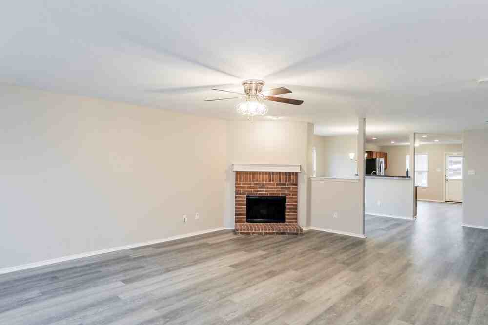 516 Silver Leaf Dr - Photo 4 of 16