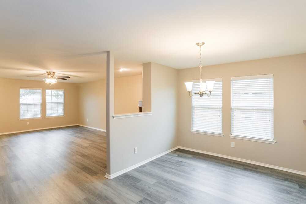 516 Silver Leaf Dr - Photo 6 of 16