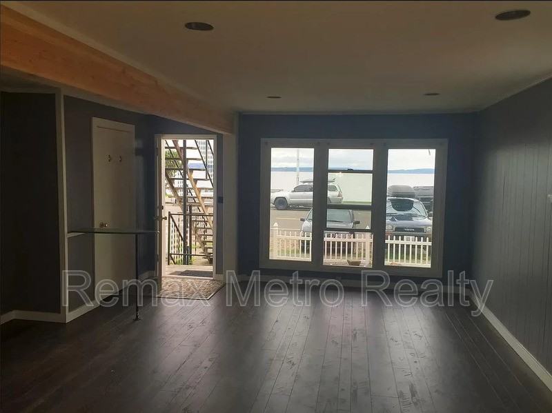 2132 Alki Ave Sw #B - Photo 5 of 9