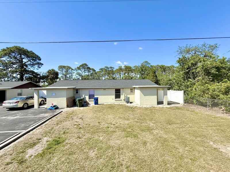 7071 Bee Ridge Rd - Photo 2 of 27