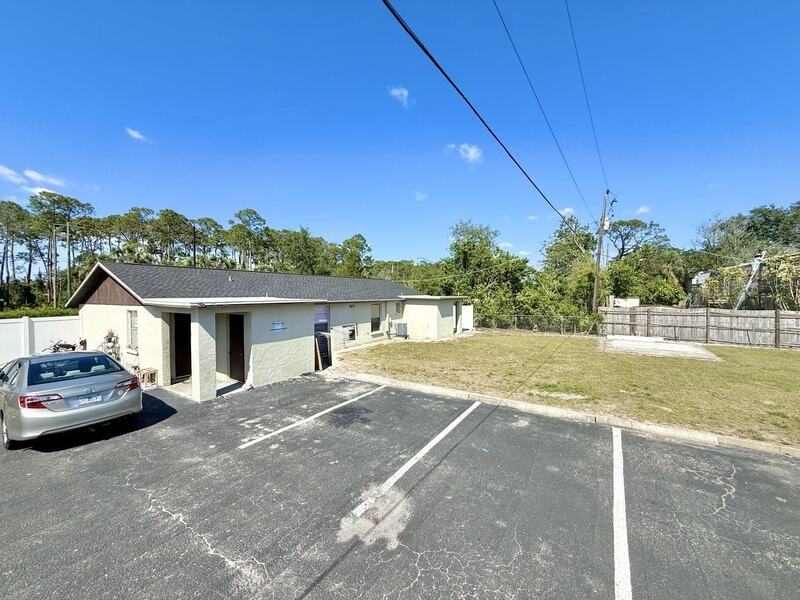 7071 Bee Ridge Rd - Photo 4 of 28
