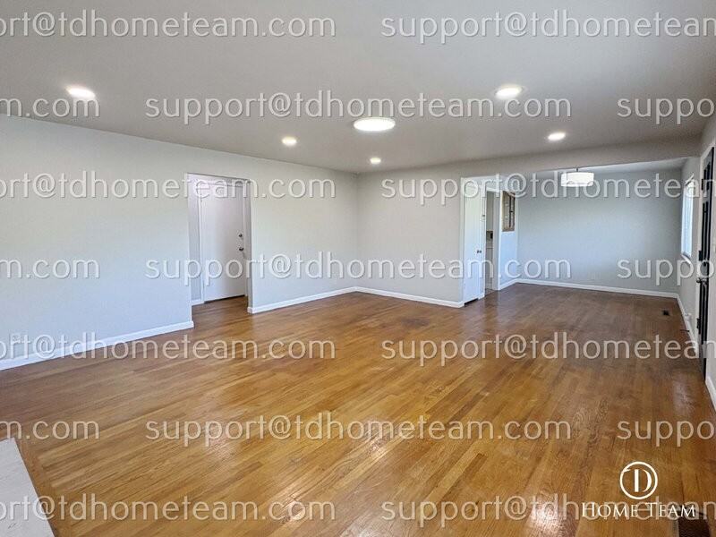 10228 4th Ave S #A - Photo 5 of 17