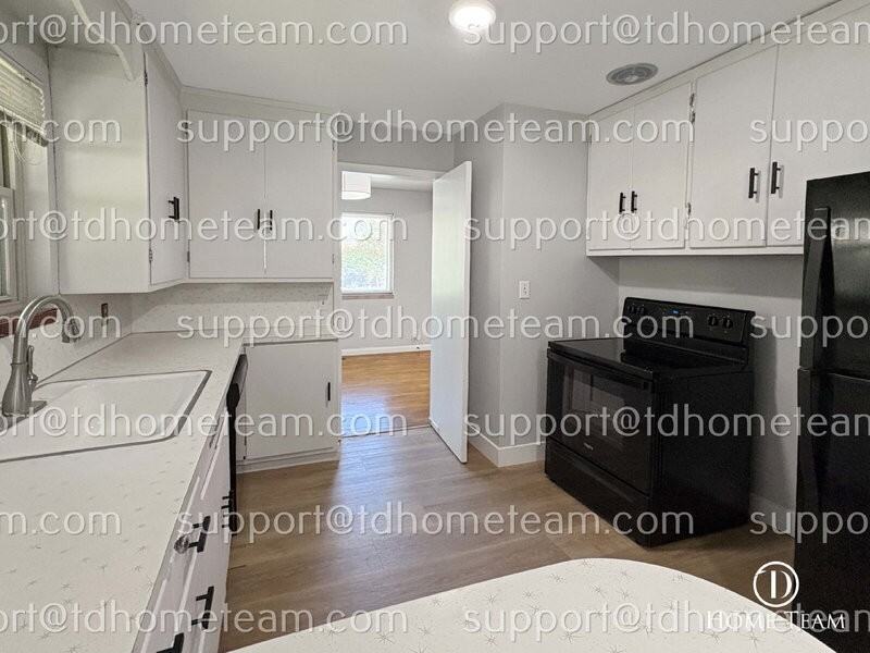 10228 4th Ave S #A - Photo 7 of 17