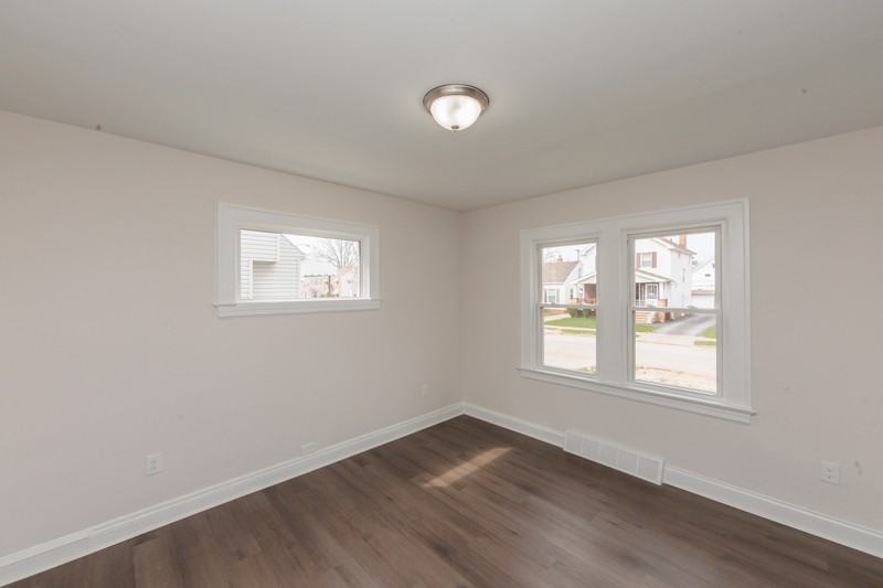 21870 Ball Ave - Photo 7 of 10