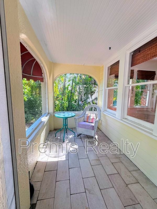 1103 Charles St - Photo 6 of 42