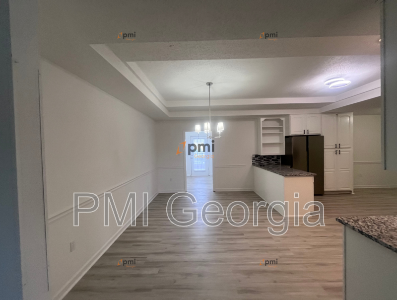 125 Galaxy Ave - Photo 3 of 16