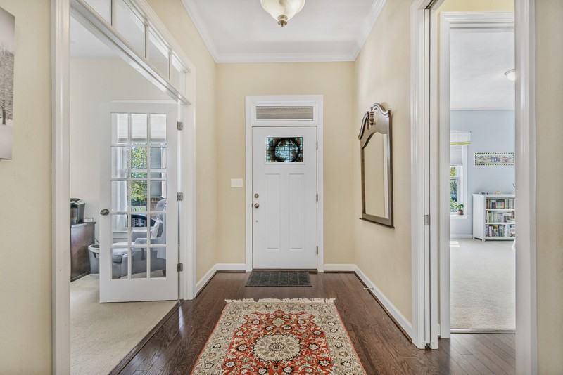 3224 Patrick Henry Dr - Photo 4 of 38