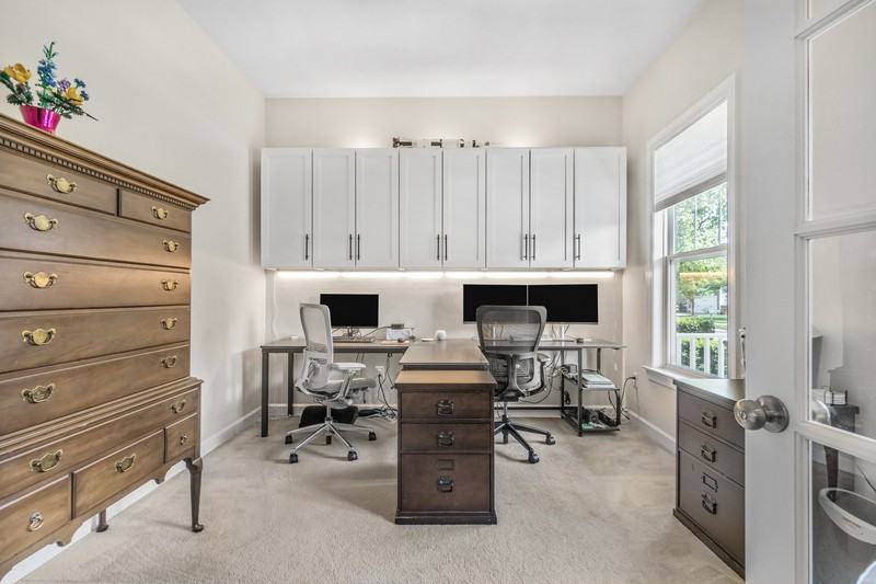 3224 Patrick Henry Dr - Photo 5 of 38