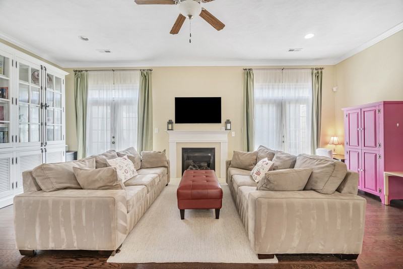 3224 Patrick Henry Dr - Photo 7 of 38