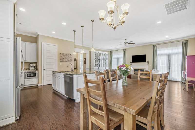 3224 Patrick Henry Dr - Photo 5 of 28