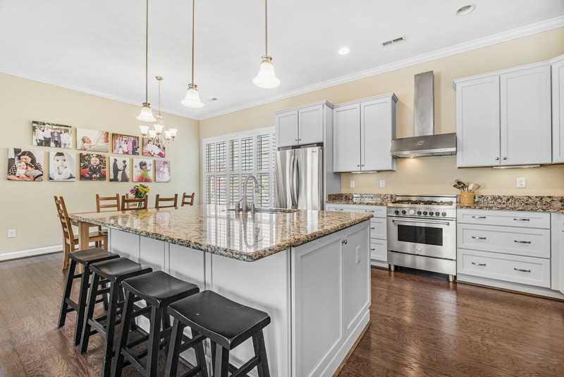 3224 Patrick Henry Dr - Photo 3 of 28