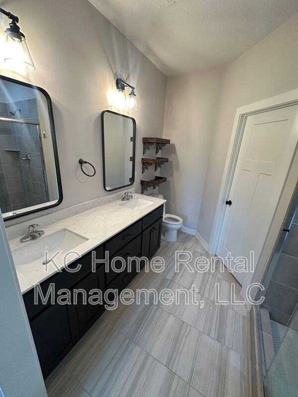 10 Howard Cir - Photo 3 of 36