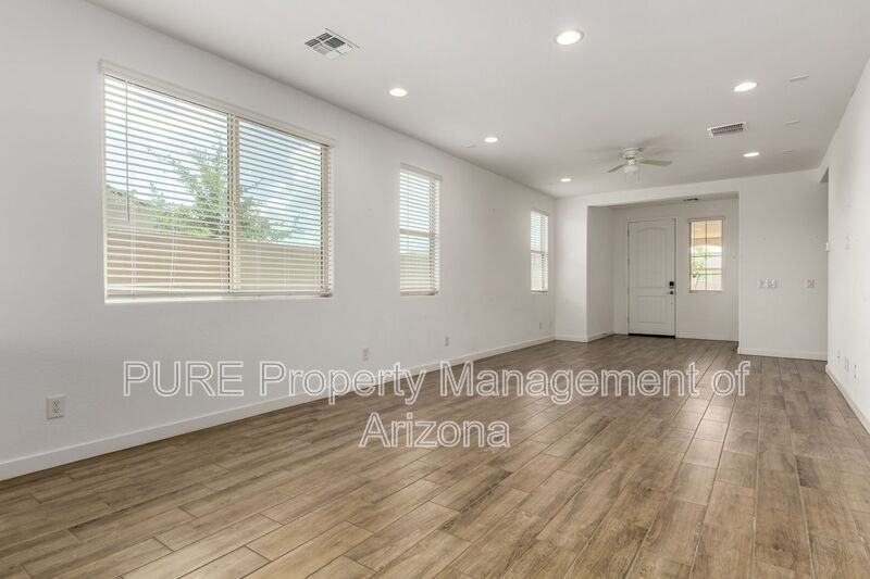 4435 N 94th Dr - Photo 3 of 19