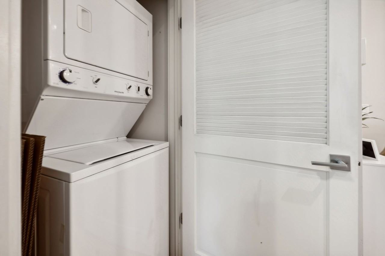 1336 N Damen - Photo 2 of 6