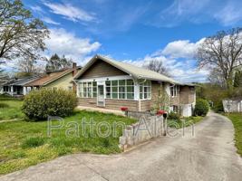 featured image of 702 Fairview Rd