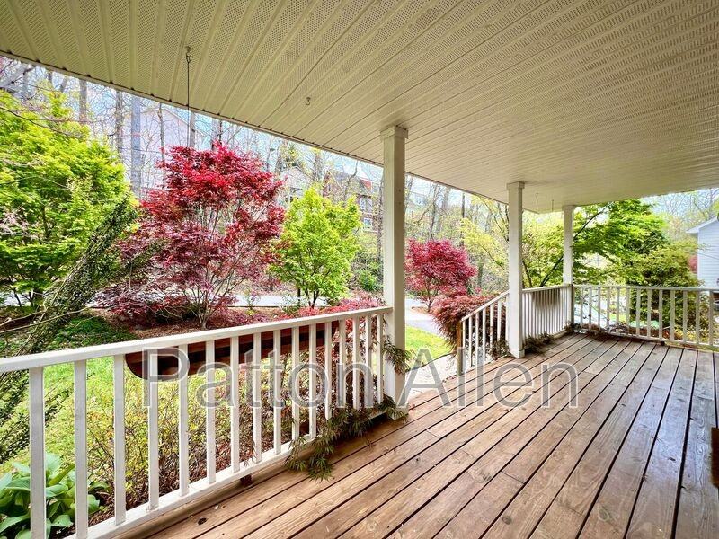 313 Westover Dr - Photo 2 of 35