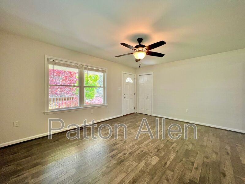 313 Westover Dr - Photo 4 of 35