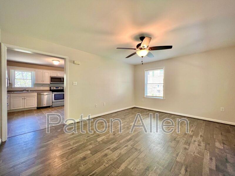 313 Westover Dr - Photo 6 of 35