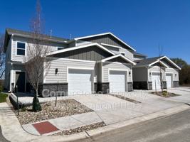 featured image of 812 E 6th Ter