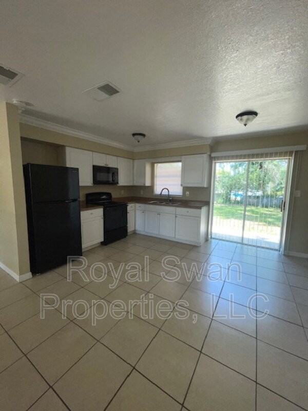 2806 Mineola Dr - Photo 6 of 16