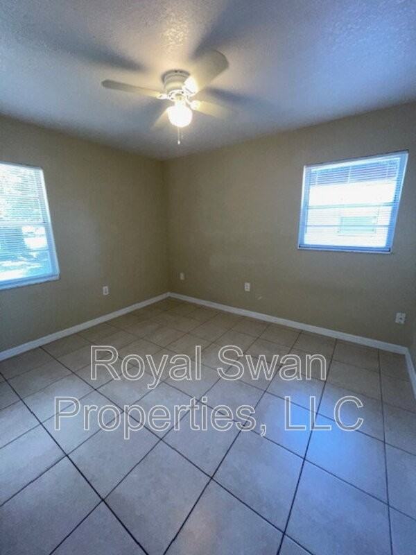2806 Mineola Dr - Photo 7 of 16