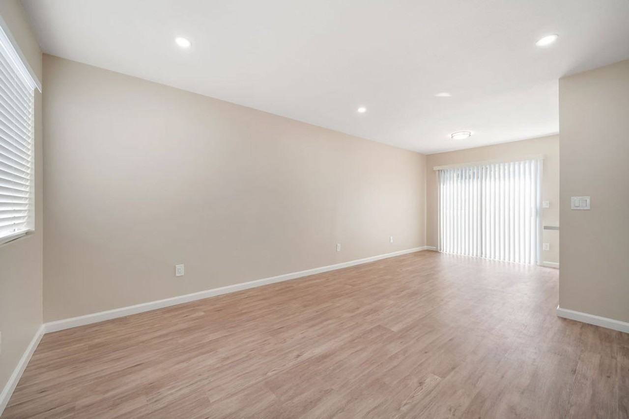 251 S 16th Street - Photo 3 of 21