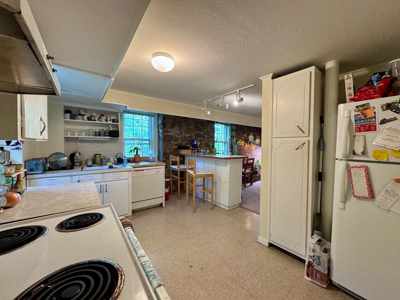 1003B Dawes St - Photo 5 of 15