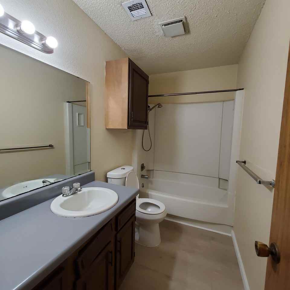 CFT Parkdale Plaza - Crow Rd - Photo 5 of 49