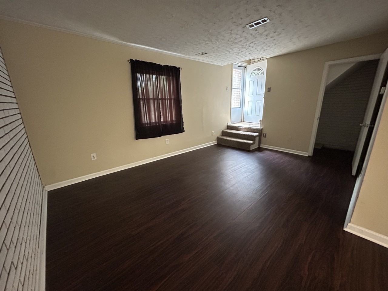 1122 Rolling Hill Drive - Photo 2 of 17