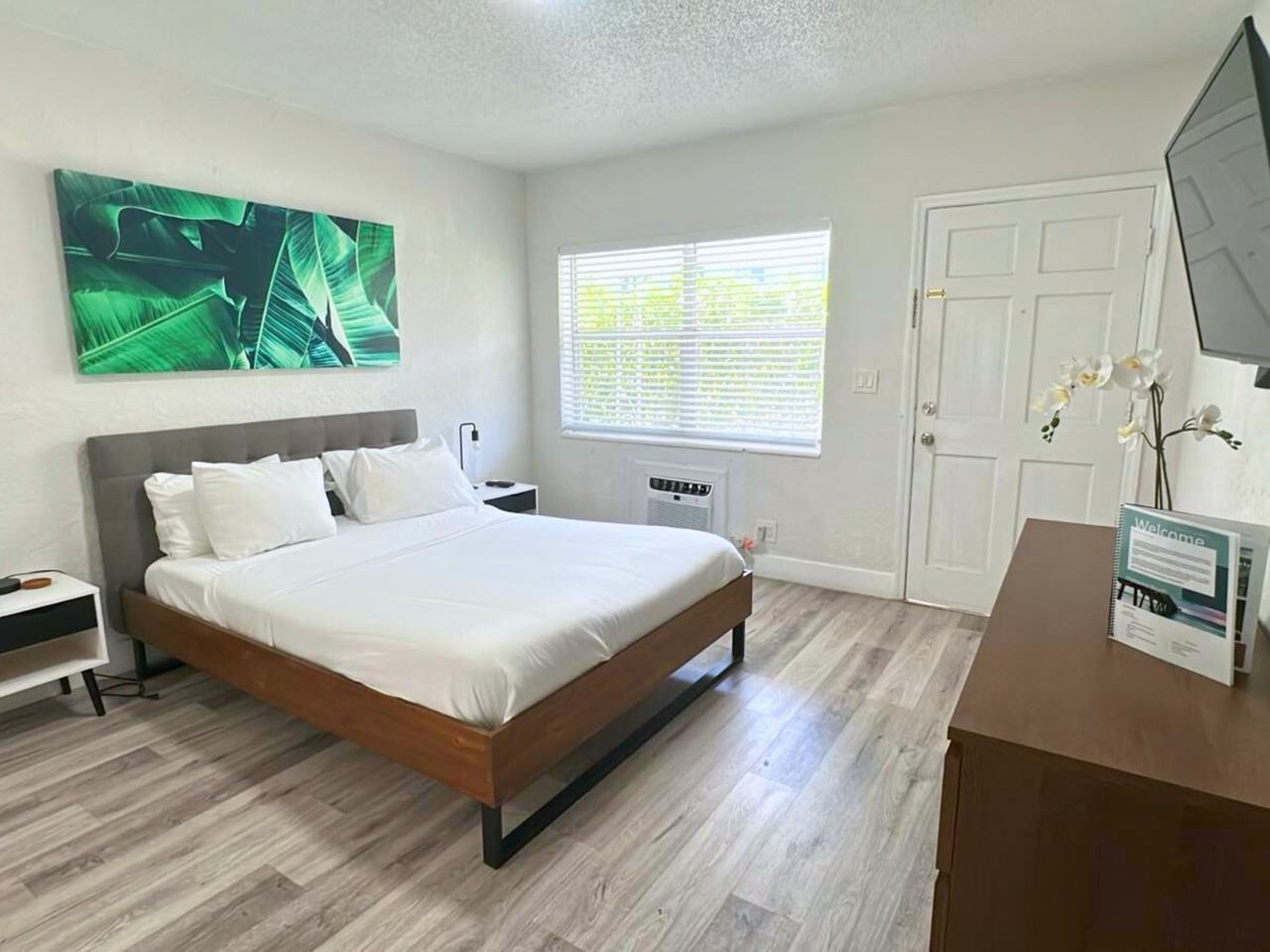 421 Sunset Drive - Photo 4 of 22