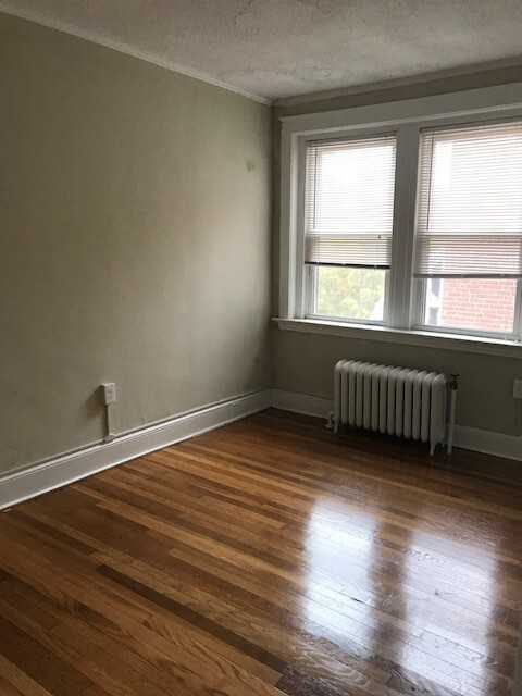 1533 Chapel Street - Photo 3 of 10