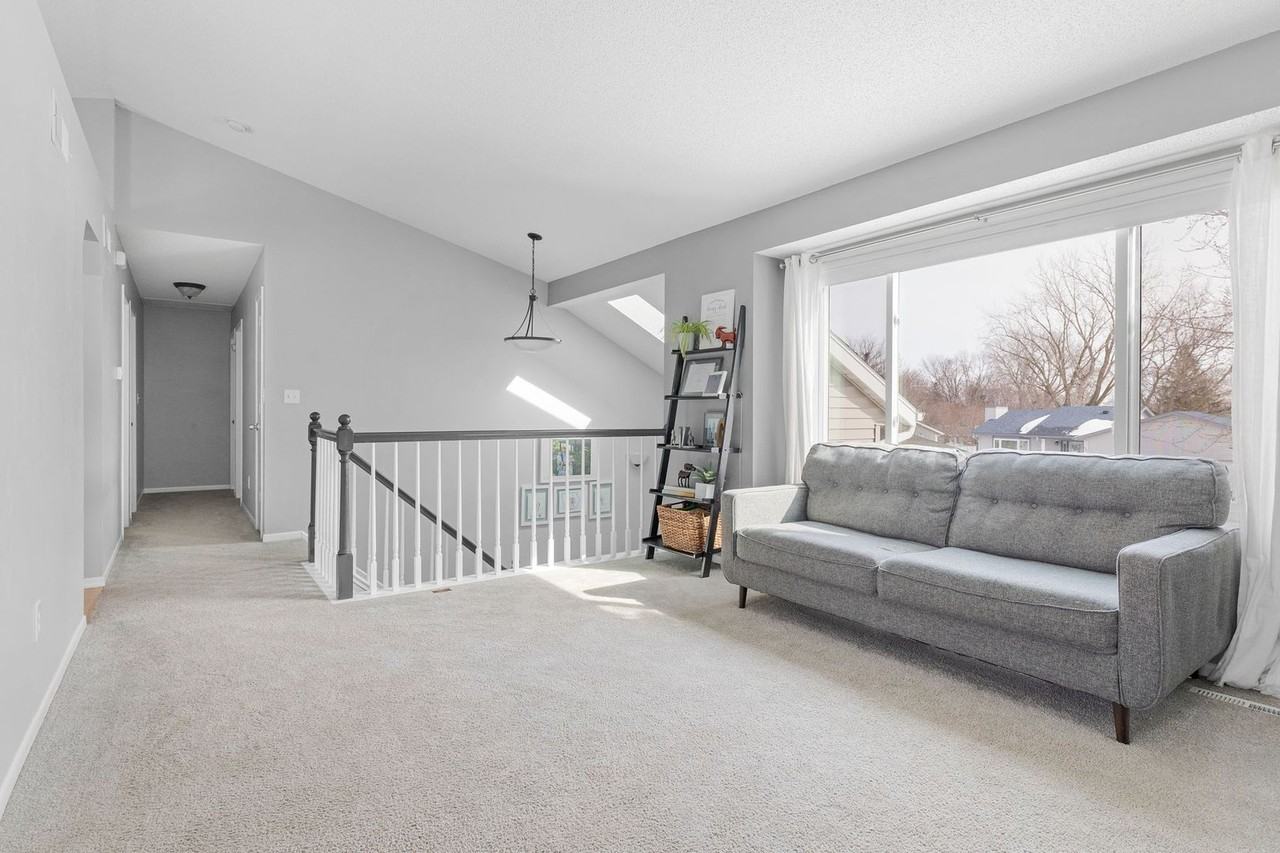 445 43rd Ave Nw - Photo 3 of 37