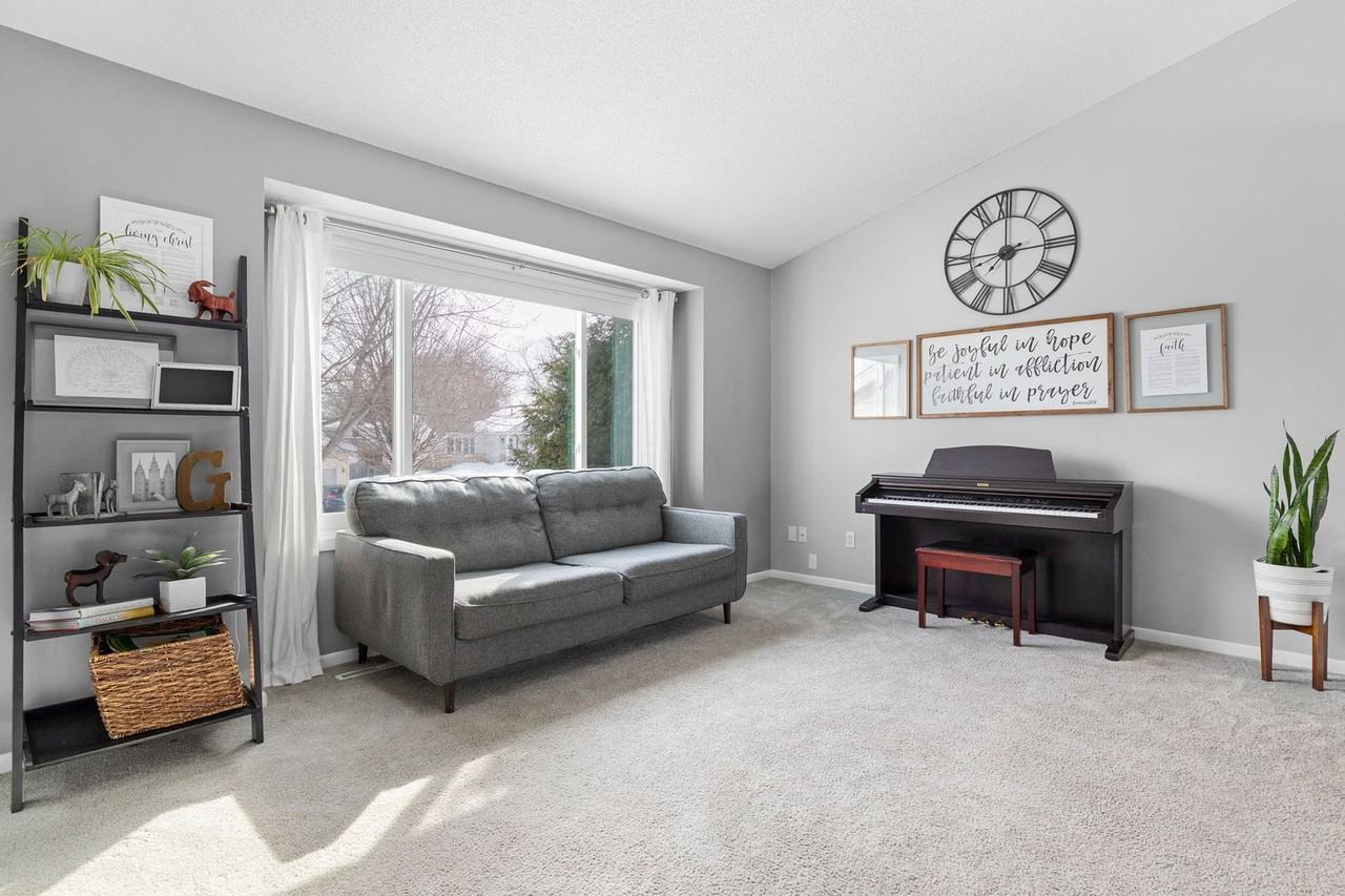 445 43rd Ave Nw - Photo 4 of 37