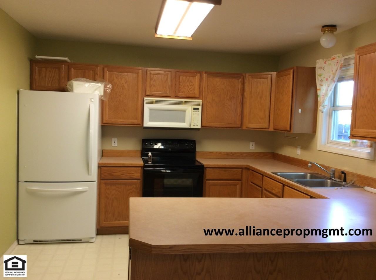 309 Prairie Ave - Photo 3 of 13
