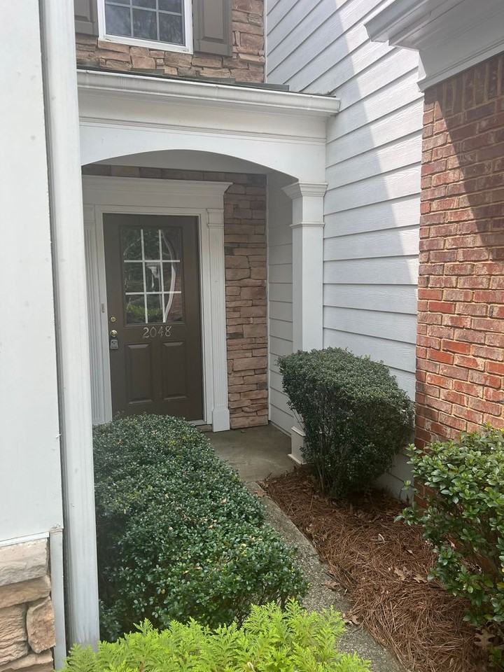 2048 Fosco Dr - Photo 2 of 25