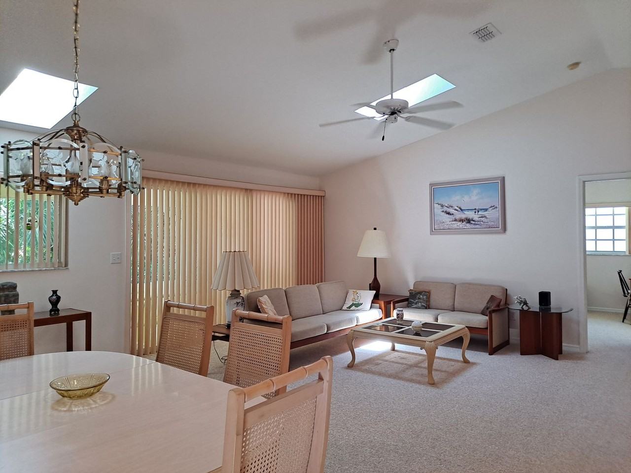 806 E 8th Ave - Photo 7 of 37