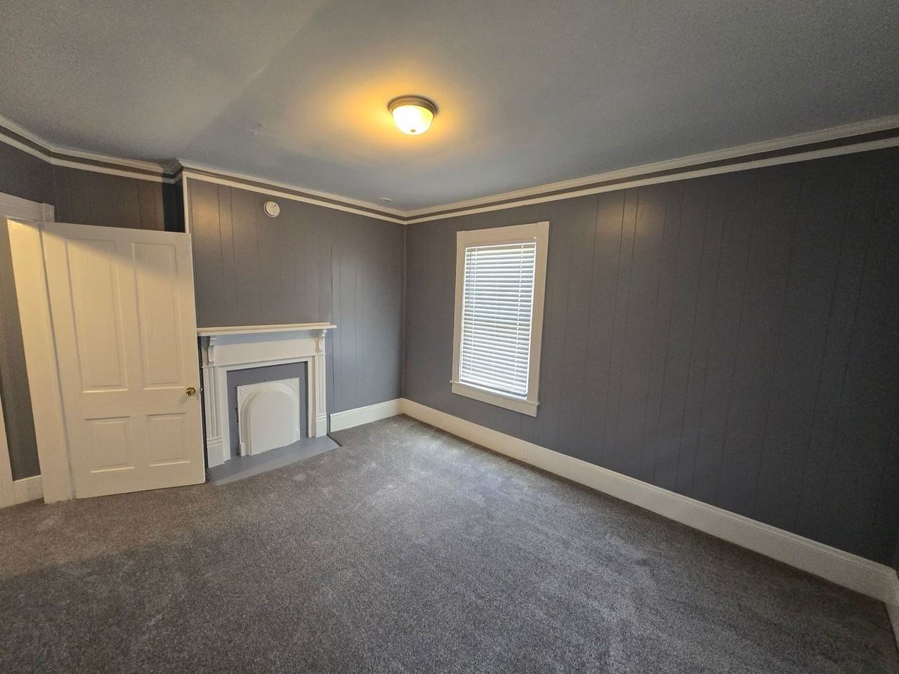 939 Hinton St - Photo 2 of 5