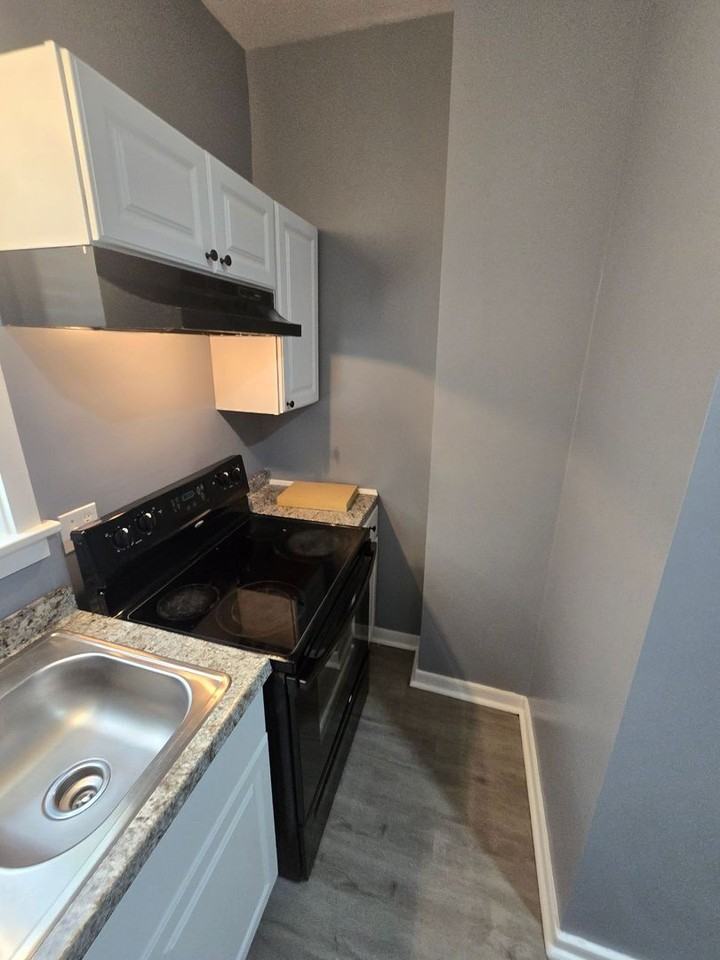 939 Hinton St - Photo 5 of 5