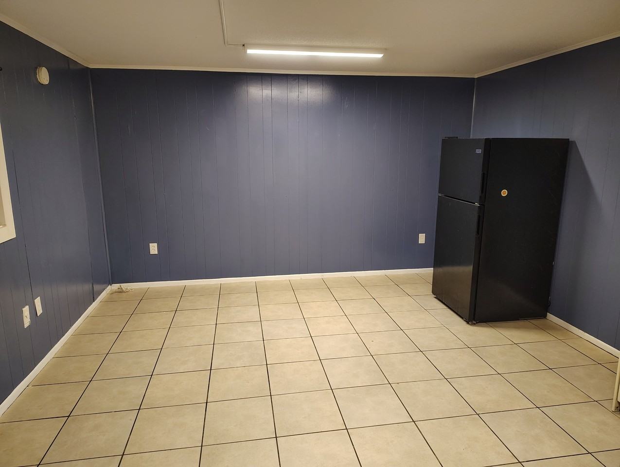 4229-4231  Norwich Street Ext. - Photo 2 of 24