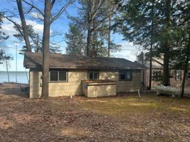 featured image of 1394 N Huron Rd