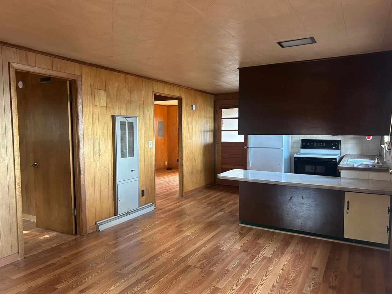 1394 N Huron Rd - Photo 3 of 11