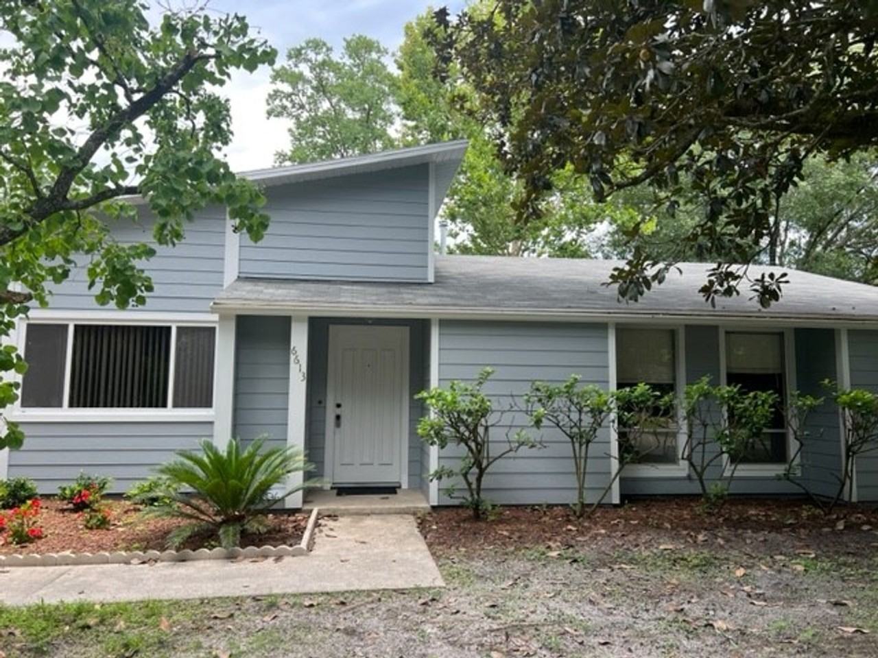 6613 Nw 30th Ter - Photo 2 of 19