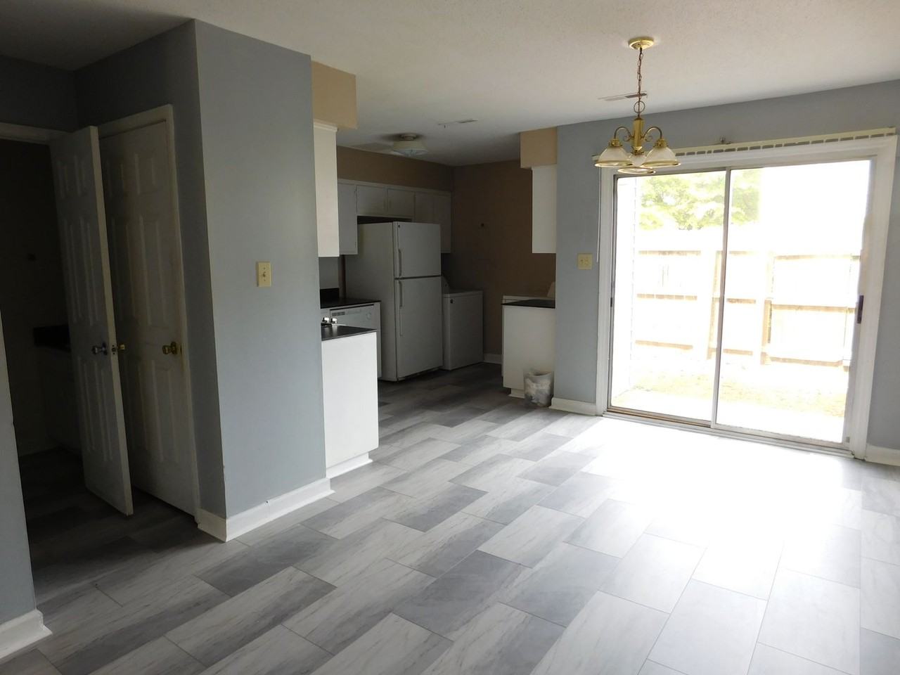 1104 Karen Dr - Photo 6 of 20