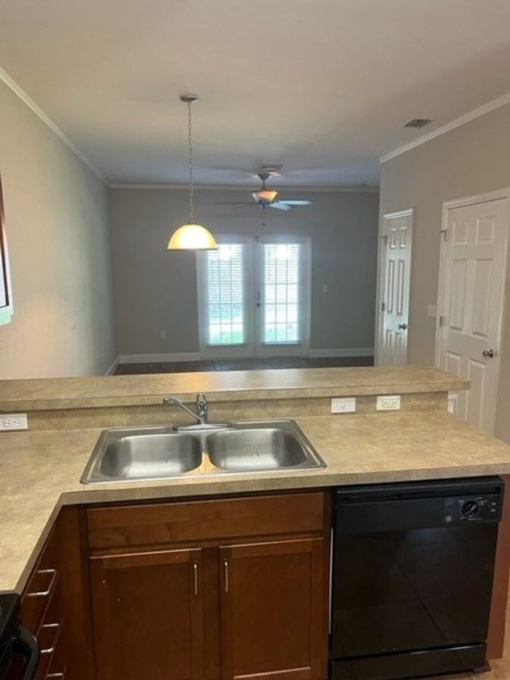 2945 Sw 35th Pl #133 - Photo 3 of 16