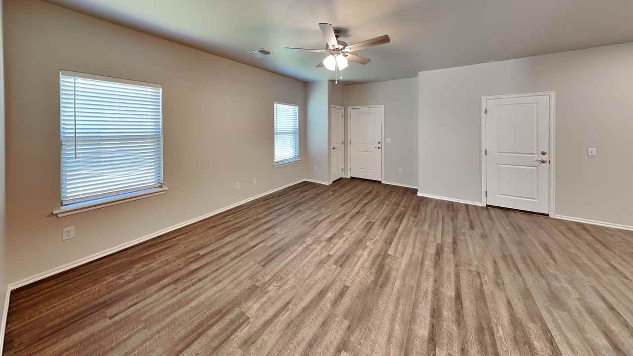 12525 Florence Ln - Photo 4 of 18